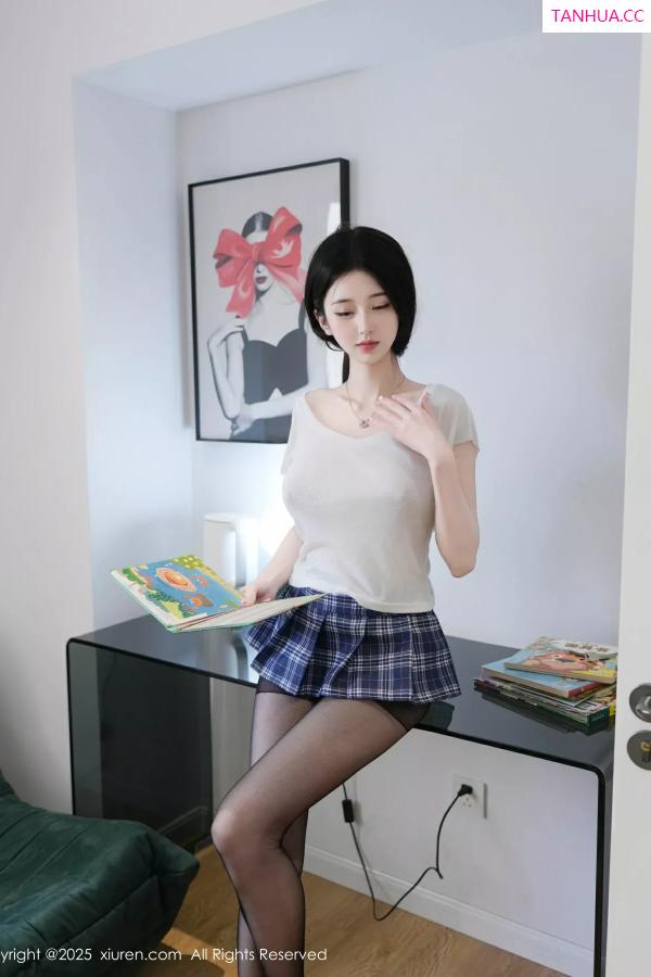   [XiuRen]高清写真图 2025.08.01 No.10613 白小蝶 白衣短裙第5张图片